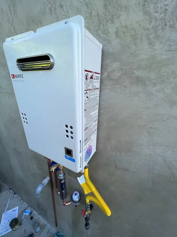 Tankless water heater installation for Tripoli Heights homes